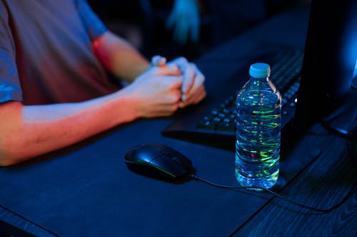 网上帮别人开淘宝店铺安全吗?开店有风险吗? 网上帮别人开淘宝店铺安全吗?开店有风险吗?