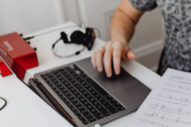 拼多多三人团必须要自己找人吗?怎么找另外两人?