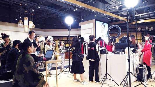 淘宝直播新手需要什么工具?怎么开通直播?